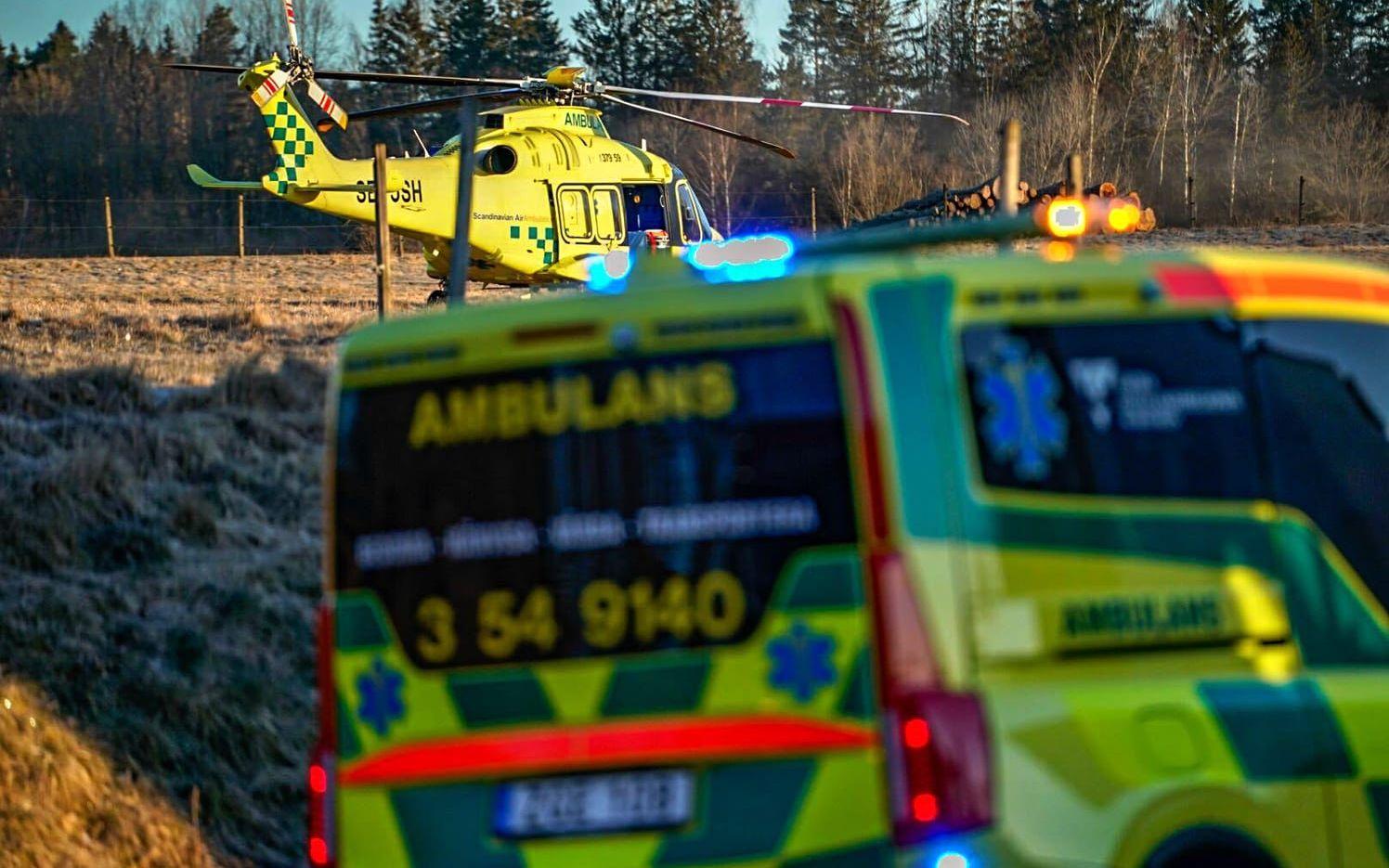 Västra Götalandsregionen har som mål att ambulanser som åker ut på ett akut ärende ska vara på plats inom 20 minuter. 