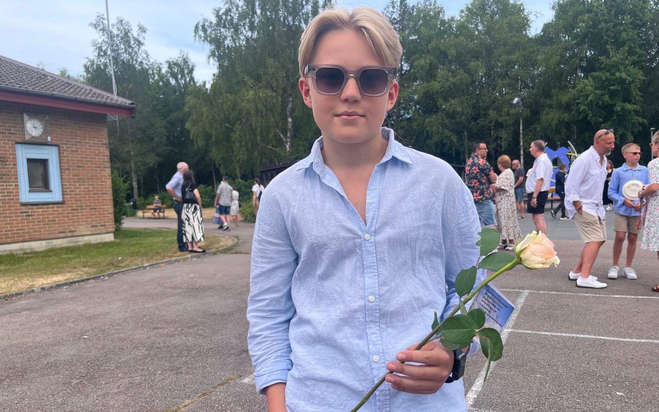 Theo Enström slutade sjätte klass: "Det ska bli kul att börja högstadiet.” Men innan det är det dags för innebandyläger och fotbollscup under sommaren. 