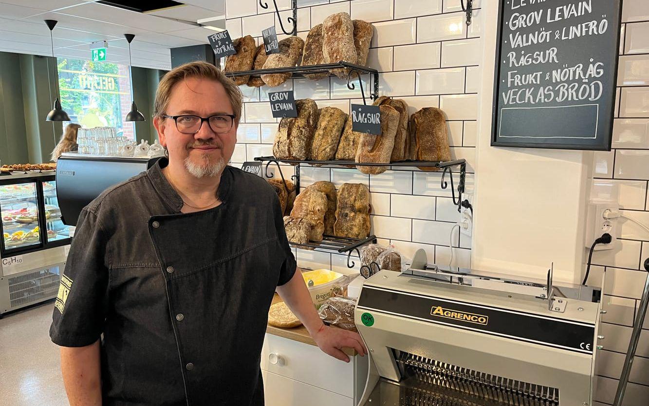 Landvetters bageri expanderar och öppnar ny butik vid Heden i Göteborg. Ägare Fredrik Frigell berättar att det har varit en svettig förmiddag: ”Allt har strulat”.